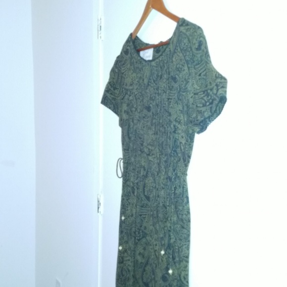 Gorgeous Paisley Dress from  Sarah Elizabeth. - Picture 3 of 5